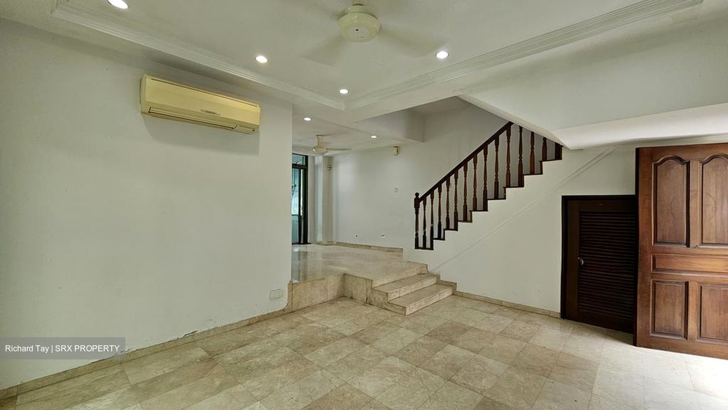 Hillside Drive (D19), Terrace #525688471